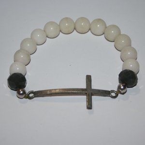 Pretty silver and white beaded cross bracelet 7"